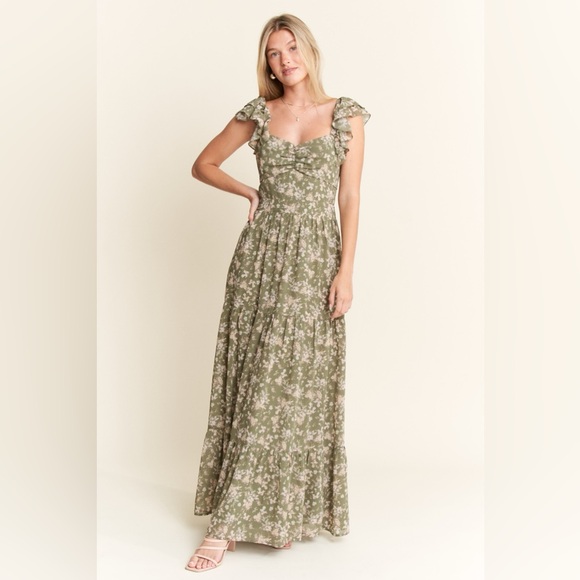 Dresses & Skirts - Floral Green Maxi Dress